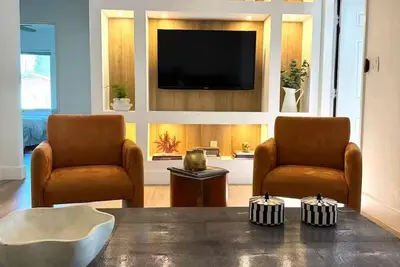 Image de Casita 2 Bed /1 Bath/ Big backyard Prime Location.