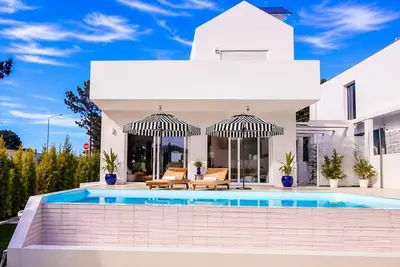 Image de Relax 3-bedroom villa with pool an Ac in charming Lagoa de Albufeira in Sesimbra