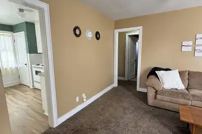 Image de Cozy Cottage 2-Bedroom w/Free Parking