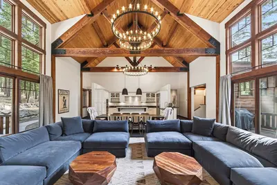 Image de Monthly Lease - Brilliance at Grays Crossing by Tahoe Getaways - Modern 5 Br w Hot Tub & Pool Table