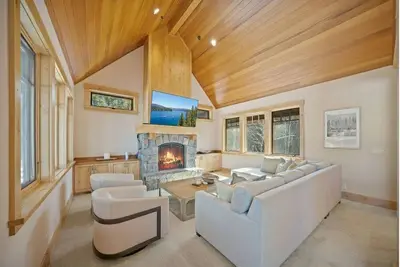 Image de Blissful at Schaffer's Mill by Tahoe Getaways - Luxury 5br w Hot Tub & Golf Course Views
