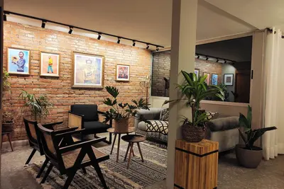 Image de Huge apartment ideal for family and group travel, best location