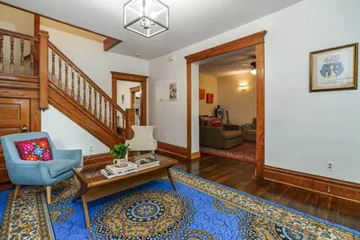 Image de Sparkling 3br/Remodeled/Walk to Campus+Short North