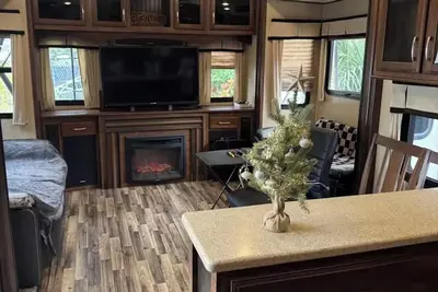 Image de Cozy Backyard Rv in Apopka/Orlando Fl with Ac