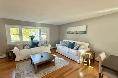 Image de Coastal Bristol, Ri 4-Bedroom Home Near Downtown, Rwu, & Wedding Venues