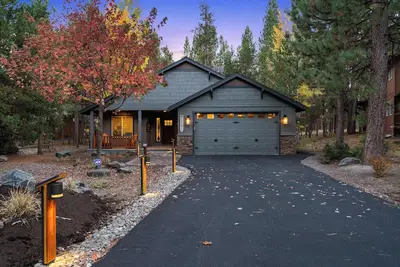 Image de Deschutes Riverhaus | Luxury Retreat, Hot Tub