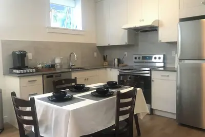 Image de Contemporary 2br Dunbar Home (10 mins to Vancouver D/T, Ubc), Jun 1 to Aug 31