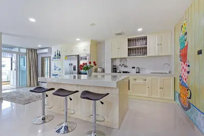 Image de Penthouse - 2-Bed w/ Private Elevator / Olympic Pool