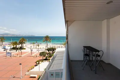 Image de Réveillez-vous face à la mer – appartement en bord de mer avec piscine à Calpe