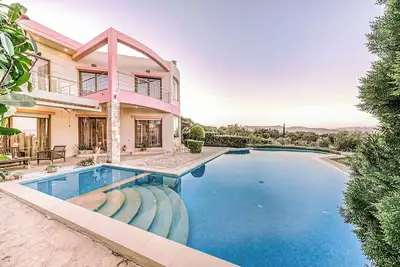 Image de Villa Iriana - Luxury Pool Villa and Breathtaking Views of Corfu town