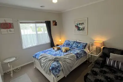 Image de Close to town -Private Guest suite with Separate Entrance & pet-friendly.