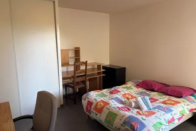 Image de T2 calme avec terrasse à Lyon