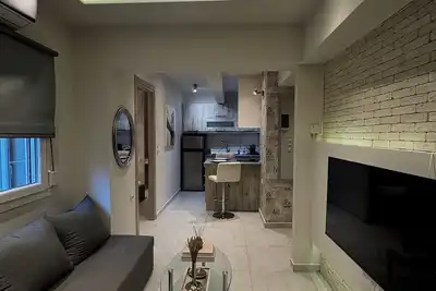 Image de Πολυτελές διαμέρισμα δύο υπνοδωματίων στην καρδιά της πόλης πλήρως εξοπλισμένο.