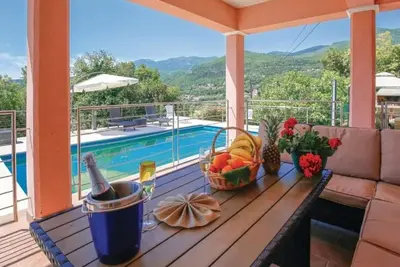 Image de Villa Happiness pool&Wellness by Villas Guide