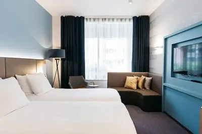 Image de Comfortable Stay with Private Parking and Onsite Dining!