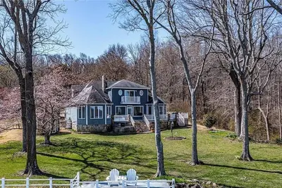 Image de Spacious Riverfront Retreat with Private Dock