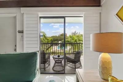 Image de 1 Bedroom, 1 Bath Causeway End of Island!