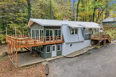 Image de Private Nature Retreat with Pond + Fire Pit