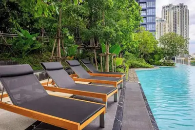 Image de Spacious 2 Bed w/Pool, Sauna & Gym, 300m from Mrt