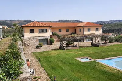 Image de Quinta da Vinha Morta, located in the heart of the region of the Cistercian Monks.