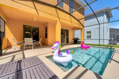 Image de Spacious 6br family villa, 13 miles to Disney, private pool, resort waterpark