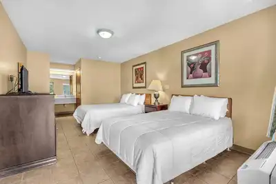 Image de Lodge Room at Indiana Beach Hotel