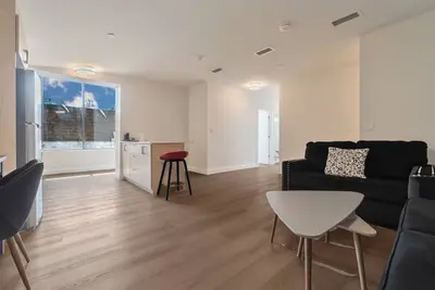 Image de Unit 6 - Modern Fully Furnished 3 Bedroom Apartment