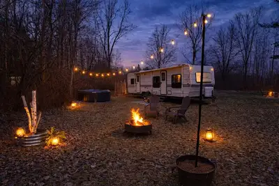 Image de Firefly-A Cozy Escape at Birch + Flame Hot Tub