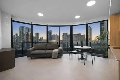 Image de F2805 - Corner 1br with 180° Balcony, Pool & Gym in Downtown Miami