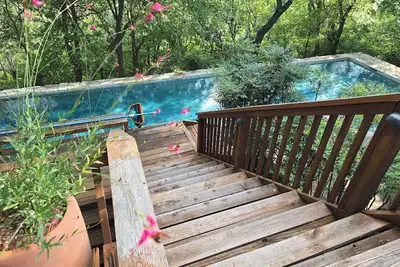 Image de Balconies Retreat w Private Pool, Near Parks & Dt!