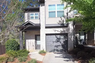 Image de Modern 3br Townhome - 15 Mins to Downtown Atlanta!