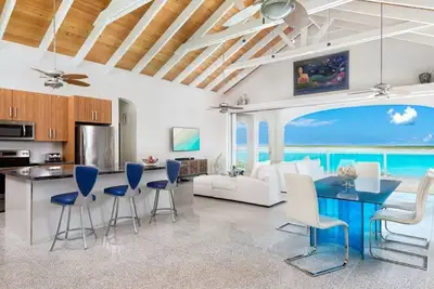 Image de Mexican-Inspired Tropical Elegance