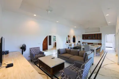 Image de Designed for those who seek a peaceful, high-design retreat.