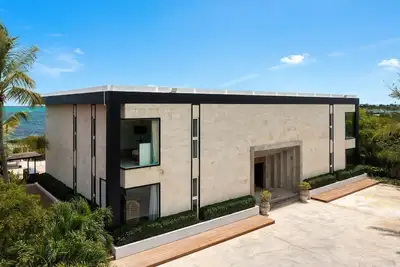 Image de Villa is an oceanfront estate located in Casa de Campo
