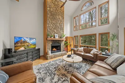 Image de Creekside Yonahlossee Condo w/ Hot Tub | 3 King Suites, Waterfall Views & Game Room