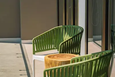 Image de Experience Golden Hour, a bright ocean-view residence in Zonset Surf Residences. Featuring two bedrooms, two bathrooms, a private terrace, resort-style amenities, and accommodations for up to five guests just steps from the beach.