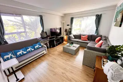 Image de 3 minutes walk, stunning beach!