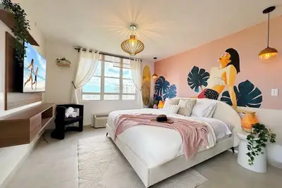 Elevate Your Stay! Prime 2 Beds Home w Ocean View!