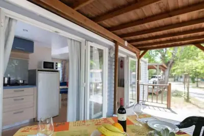 Image de Mobil-home avec climatisation et véranda