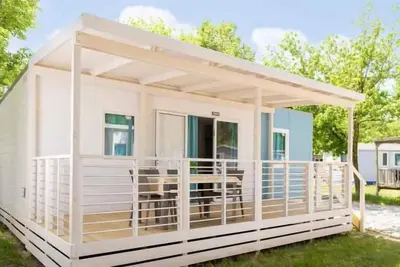 Image de Mobil-home avec climatisation et véranda en bois