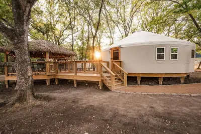 Image de A Yurt for Everyone: Family and Friends Getaway in Bandera, Tx