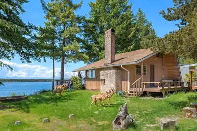 Image de Incredible Sunset at Beachfront Glamping Cabin on Private, Herron Island with Fire Pit and Kayaking near Olympia, Washington