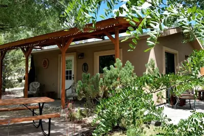 Image de Luxury Cottage Rental with Stunning Gardens in Historical Town of Cortez, Colorado