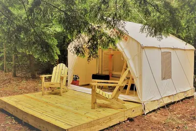 Image de Private Riverfront Safari tent for a Glamping Experience in the Monadnock Region, New Hampshire