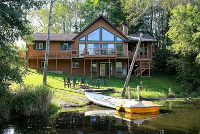 Image de Family-Friendly Cabin Rental on a Private Lake near Wisconsin Dells