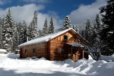 Image de Sanctuary Farm Log Cabin Mountain Getaway, Alberton, Mt