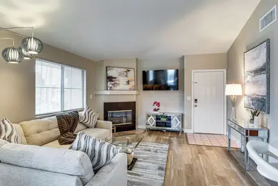 Image de Long-Term Ready! Green Valley Condo w/ Pool Access