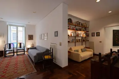 Image de Spacious and welcoming 117 square meters apartment, perfect for four people, located on the second floor of a historic late 19th-century building with an elevator (Not accessible to disabled guests). The property is located in Trastevere, a central and li