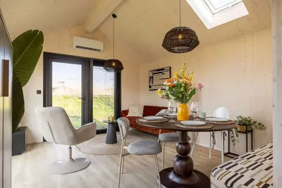 Image de Tiny House with air conditioning in Oud Ade - Tuin van Keet - 17