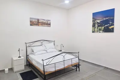 Image de Franceschina Just renovated, downtown.